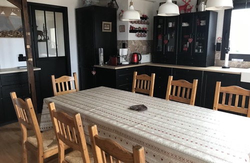 Les Angles House | Very comfortable family home with exceptional views 10 holidaymakers