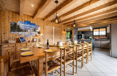Le Bettaix Ski Chalet | Very comfortable Chalet 3 Vallées -200m from the slopes