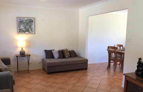 Hat Head House | Very comfortable, pet friendly (small dog), family home with Kogorah...
