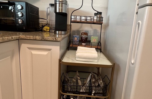 Bonita Springs Cottage | Very Cute Cottage , in Bonita- Queen Bed + 2 Rollaway Beds. Near the Beach!