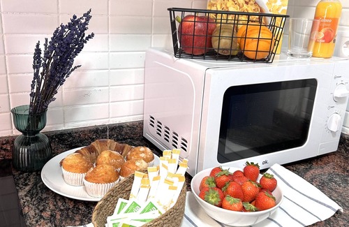 Esplugues de Llobregat Apartment | Very bright double room in a quiet area