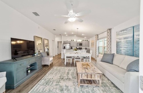Okahumpka House | Very large 2 bedroom with King Bed!