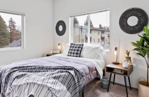 South Perry District Apartment | Very New 2 Bd 2 Bth Near Perry Dist and Downtown!