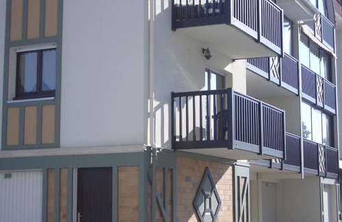 Villers-sur-Mer Apartment | Very nice 2 room apartment with balcony, 200 m from the sea