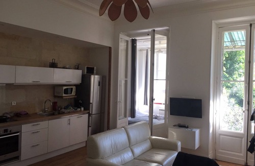 Grand Parc-Paul Doumer Apartment | Very nice air-conditioned apartment with terassecalme in central Bordeaux