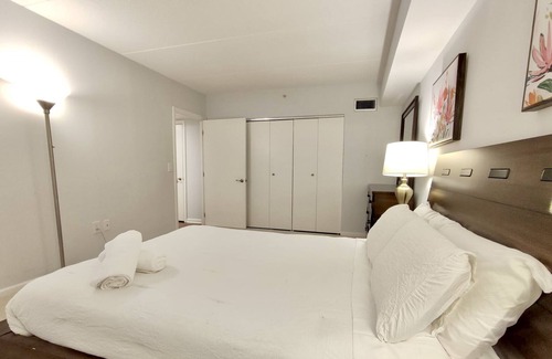 Cliffside Park Apartment | Very nice apartment near all shopping and 10 min to the city