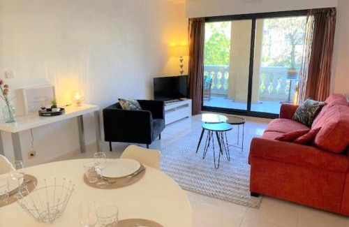 Le Cannet Apartment | Very Nice Apartment With Shared Pool