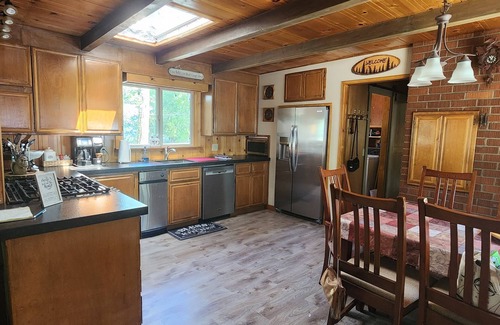 Twain Harte House | Very Nice home walking distance to downtown restaurants and activities