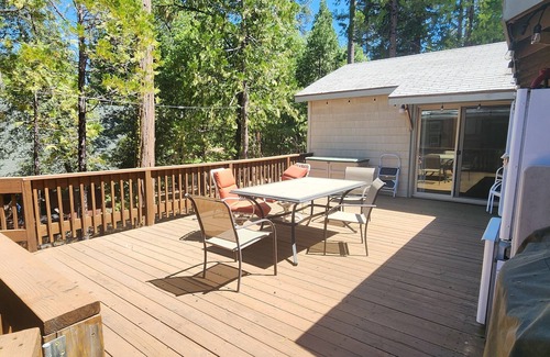 Twain Harte House | Very Nice home walking distance to downtown restaurants and activities