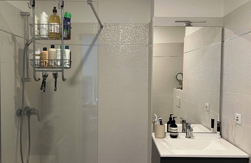 Gambetta House | Very Nice House With Garden to Rent in Paris Area