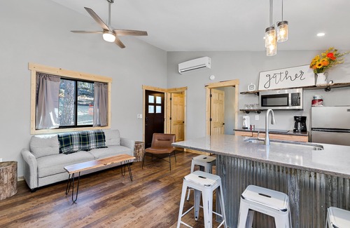Hill City Cabin | Very nice, newer cabin with 2 bedrooms.