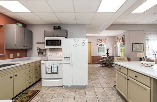 Eddyville House | Very peaceful Home with Lake Barkley in your back yard! Private Dock Sleeps 8