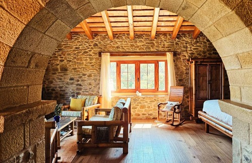 Cantallops Other | Very pretty renovated country house, large garden, porch, barbecue and pool