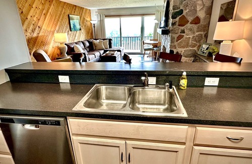 Bellaire Condo | Very Private Updated 2Br Condo on the Summit. Walking distance to all the fun.