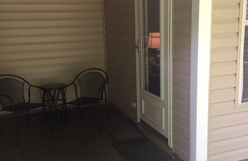 Greensboro Condo | VERY QUIET, 2 bedroom/2 bath, 1st floor condo next to a beautiful park!