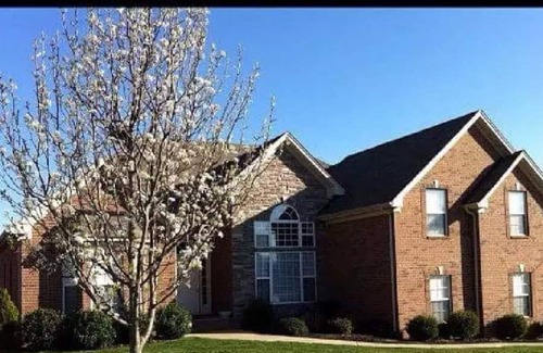 Mount Juliet House | Very safe area, quiet and comfortable...sleeps 10...in house gym!! Great deal!!