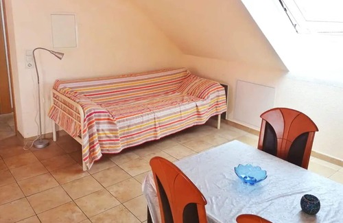Niederzwehren Apartment | very spacious fitter company family accommodation