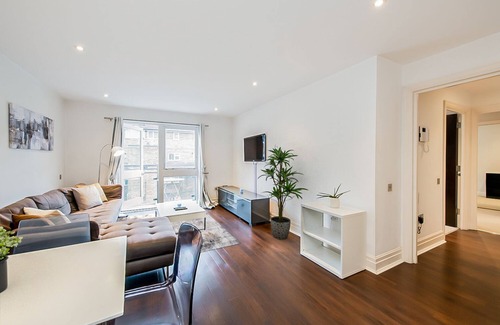Shoreditch Apartment | Very Stylish and Modern 2-Bedroom Flat in Shoreditch
