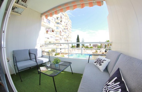 Carihuela Apartment | VERY SUNNY STUDIO WITH POOL, GARDENS, TERRACE AND WIFI.