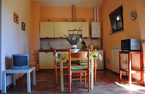SantʼAndrea di Compito House | Very well located for visiting the region. Parking and owner available.