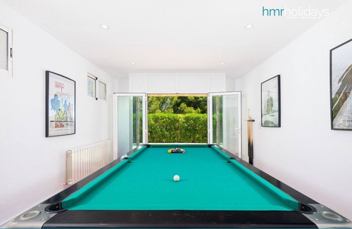 La Sabatera Villa | Vesper- renovated villa - 4 bedrooms - pool table