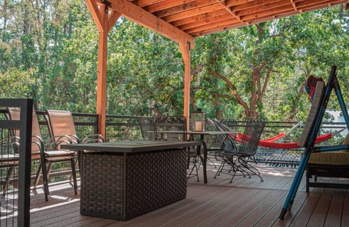 Pine Cabin | Vevee`s Pine A-Frame Retreat