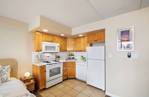 Kahana Condo | VI 507 Maui Studio Retreat – Enjoy Panoramic Lanai Views Near Beaches, Shopping & Restaurants