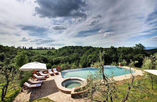 Mercatale Val di Pesa Villa | Villa il convento Promoted by WeekHomes.com