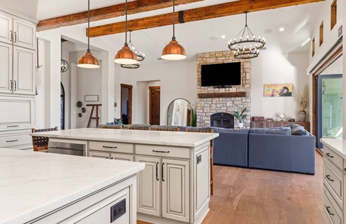 Temecula House | Via de la Sky Ranch | Sprawling Tuscan Villa in Wine Country