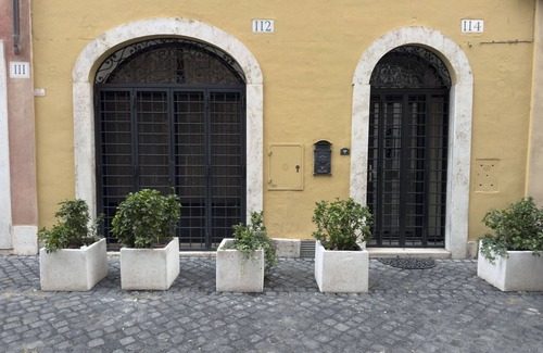 Rione V Ponte Apartment | Via Giulia Charming Atelier apartment