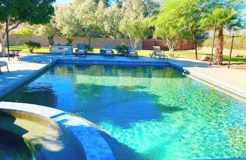 Thousand Palms House | Via Las Palmas 2 Acre Grounds