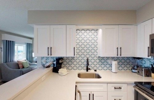 Bradenton Beach Condo | Via Roma Beach Resort - 2 Bedroom