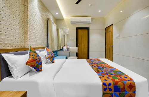 Dharavi Hotel | Via RR Residency - Near BKC