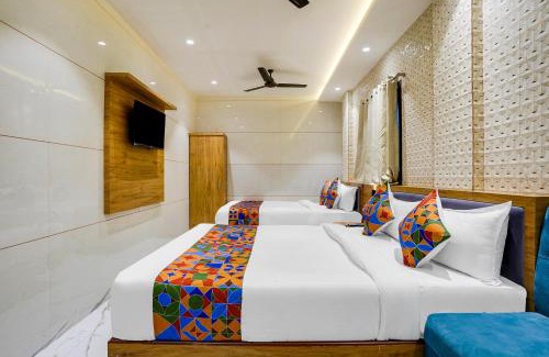 Dharavi Hotel | Via RR Residency - Near BKC