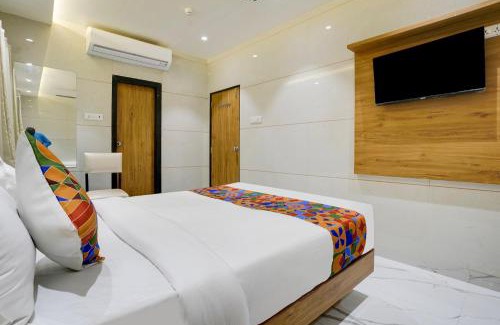 Dharavi Hotel | Via RR Residency - Near BKC