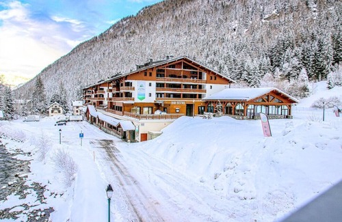Vallorcine Apartment | Viachamonix* Comfort & Nature, Ski-in/Ski-out 3/3