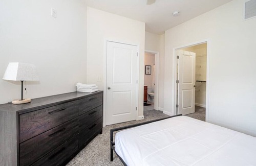 SouthPark Apartment | Viagem Airy 1BR with Balcony, Gym and Parking