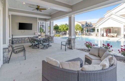 Socastee Apartment | Viagem Prime Location 2BR with Balcony, Gym & Pool