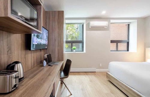 Gay Village Hotel | Vibe Queen – Central Montreal