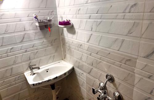 SR Nagar House | Vibes stay in 3