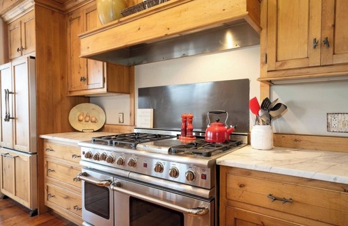 Stratton Mountain House | Vibes & Views In Stratton