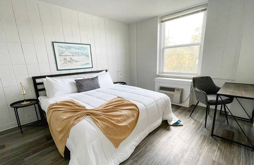 Corryville Apartment | ★Vibrant 1BD/1BA + Gym - Downtown Cincinnati★