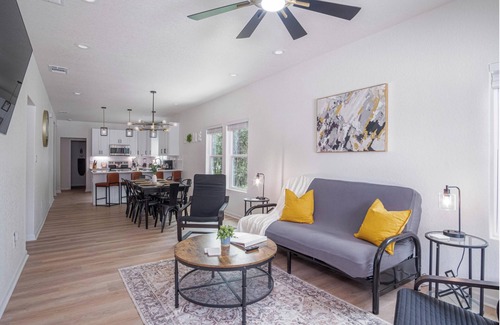 Denver Heights Cottage | Vibrant 4br/3ba Oasis Near Happy Downtown!