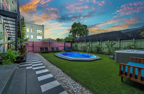 East Little Havana House | Vibrant 5-bedroom, 3-bathroom escape is capable of sleeping up to 20 and offers the perfect blend of relaxation and excitement. Centrally located in Downtown Miami, enjoy everything Miami has to offer conveniently.