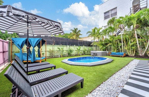 East Little Havana House | Vibrant 5-bedroom, 3-bathroom escape is capable of sleeping up to 20 and offers the perfect blend of relaxation and excitement. Centrally located in Downtown Miami, enjoy everything Miami has to offer conveniently.