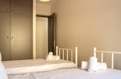 Old Town Apartment | Vibrant and Central Flat near Kordon in Alsancak