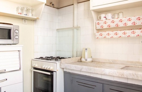 Karsiyaka Apartment | Vibrant and Central Flat in Karsiyaka near Sea