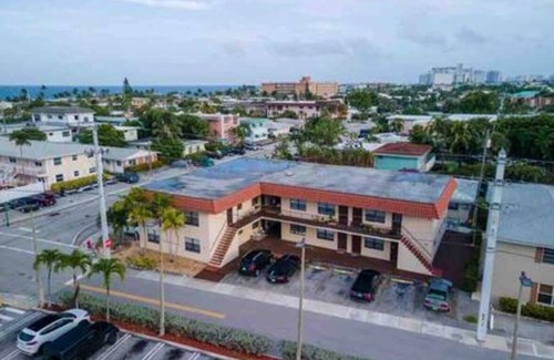 Lauderdale-by-the-Sea Apartment | Vibrant Beachside Retreat | Prime Location!
