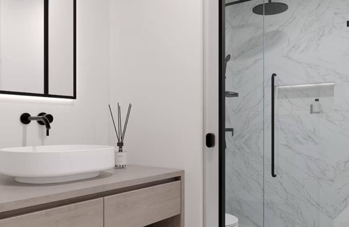 Kissimmee Hotel | Vibrant Family Room Near Thrilling Orlando Theme Park Fun