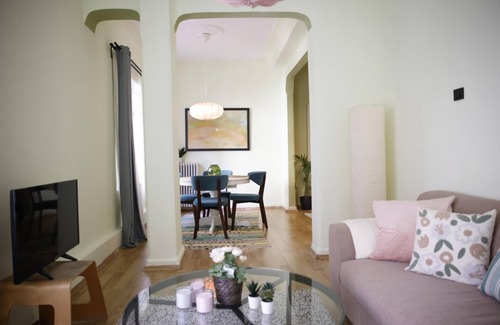 Talimhane Apartment | Vibrant Flat with Excellent Location in Beyoglu